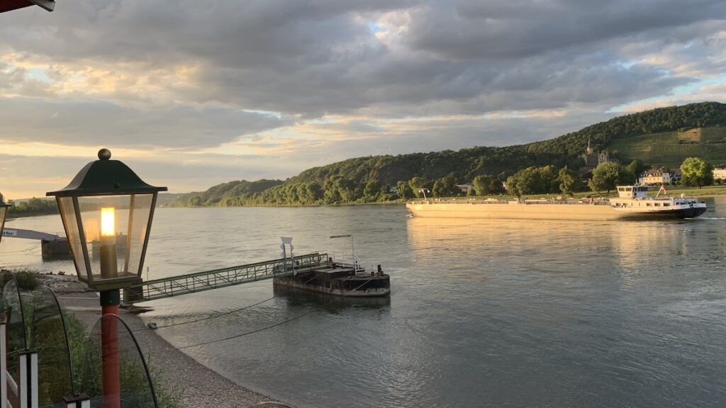 Abendessen im Hotel Rheinischer Hof in Bad Breisig mit Blick auf den Rhein