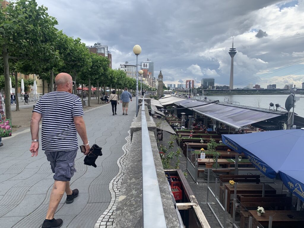Rheinuferpromenade Düsseldorf