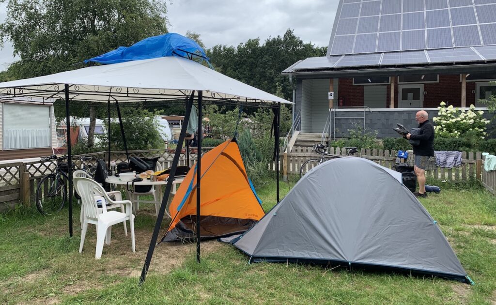 Unser Zeltplatz auf dem Campingplatz Tunxdorfer-Berge in Papenburg
