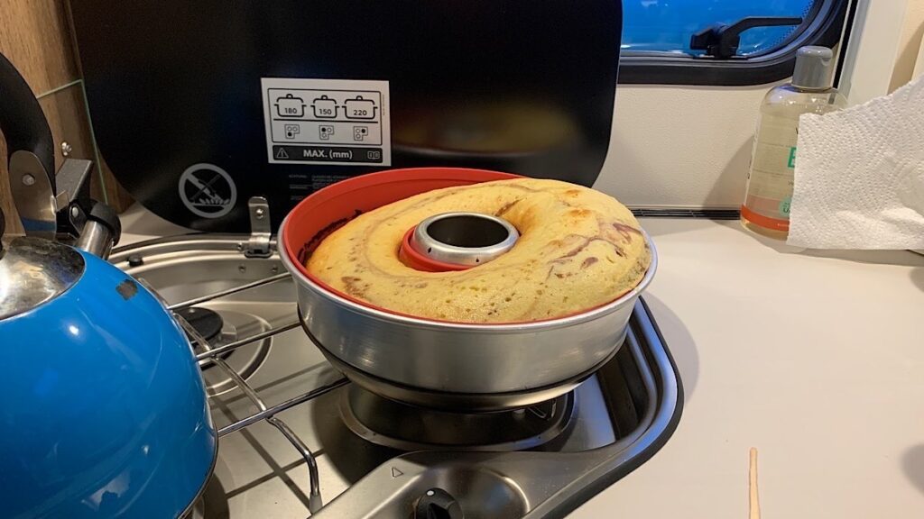 Omnia schraeger Kuchen