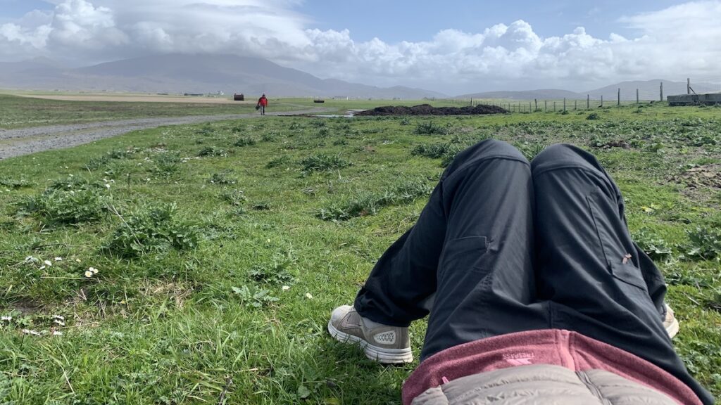South Uist Spaziergang ich liege auf dem Boden und warte