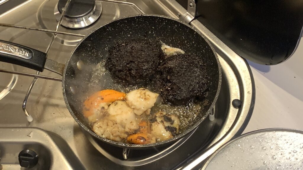 Abendbrot mit Jakobsmuscheln und Black Pudding