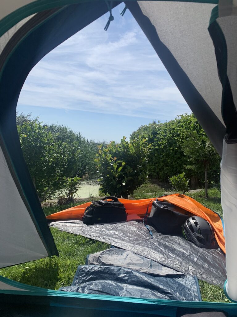 Blick vom Zelt nach aussen Campingplatz Tekken Bensersiel